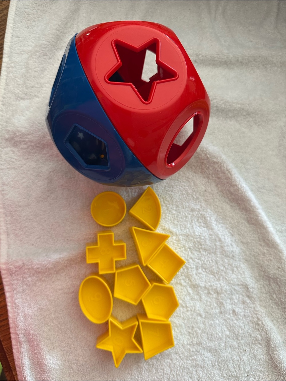 Tupperware Red and Blue Shape Sorter Ball with Yellow Shapes - Kids Toys